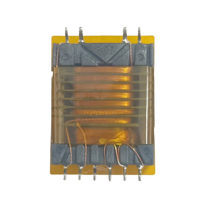 How do SMD transformers achieve low leakage inductance and distributed capacitance?